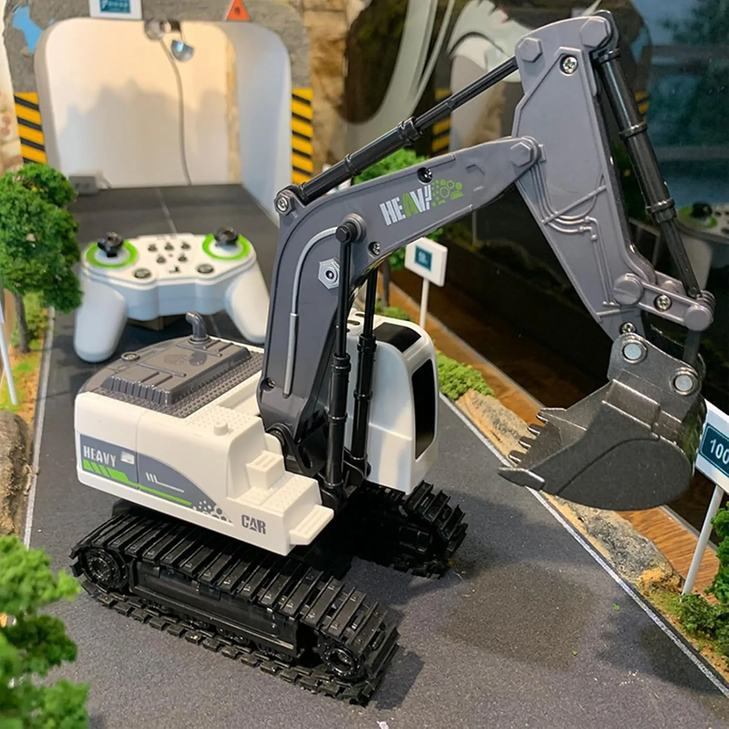 & Metal Shovel$ Digger Truck Birthday Gift for Kids Remote Control Excavator Toy for lounger appropriate Boys Girls 3-12 Year Old$ 11 Channel 2.4G 360�� Rotation Construction Vehicles Toy with Light Music 