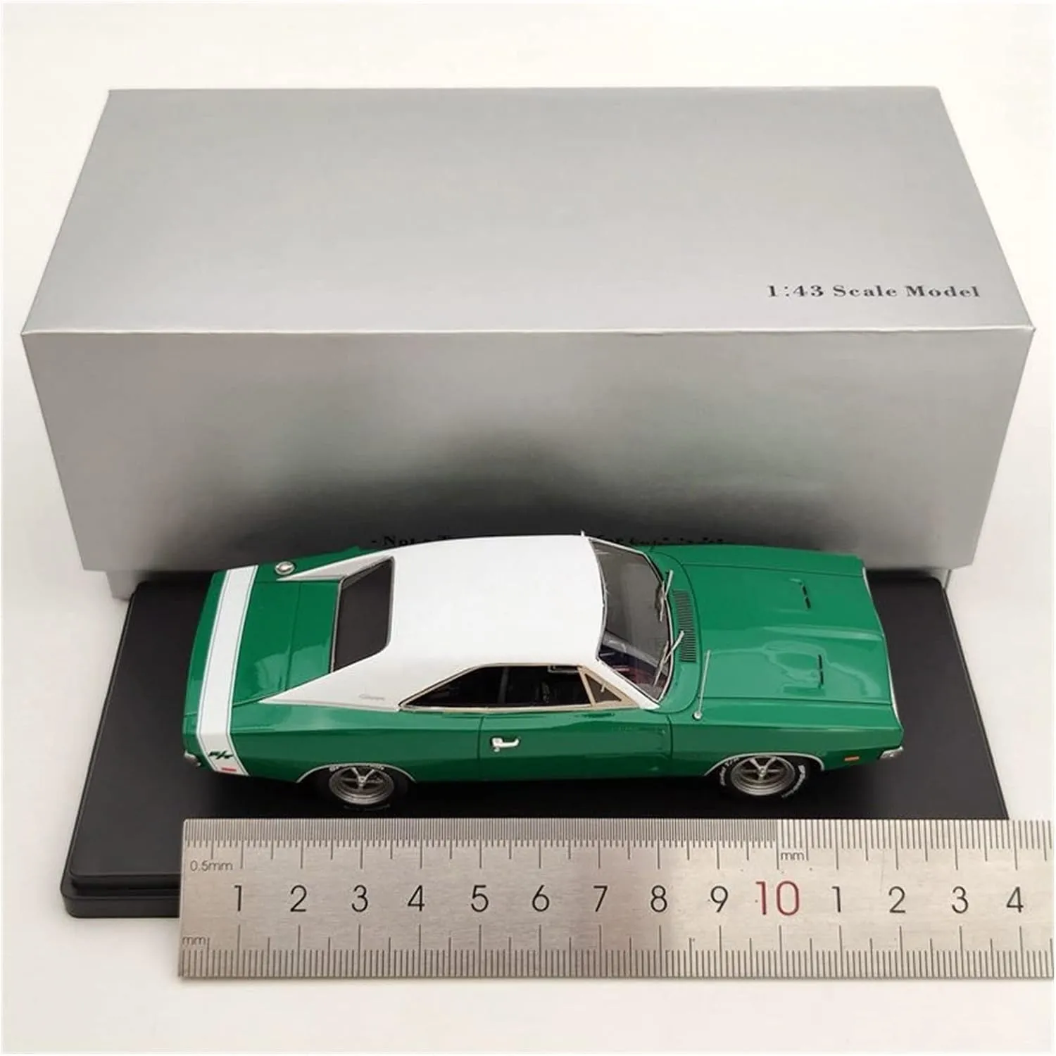 Car Model Display Souvenir Ornament Festive Deluxe Gift (Color : Green) Resin Car Vehicle Model Fit for Challenger 1969 R/T SE 1 43 Limited Edition symbolic indicator glimpse Resin Muscle 