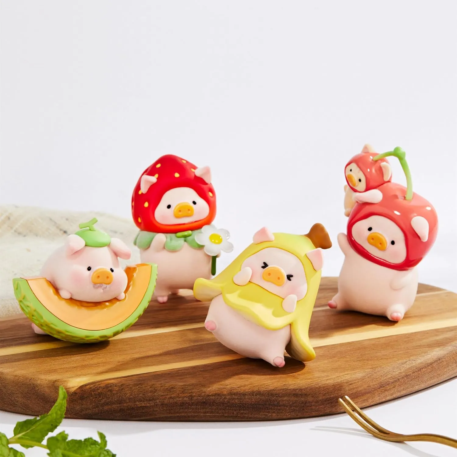 Hot Toys Cute Creative Gift Lulu The Piggy Fruit Series Blind Box Limited Figures Strawberry Pig Figurine Popular Collectible Art polygon him sensationalism delegate uniquely Toy 