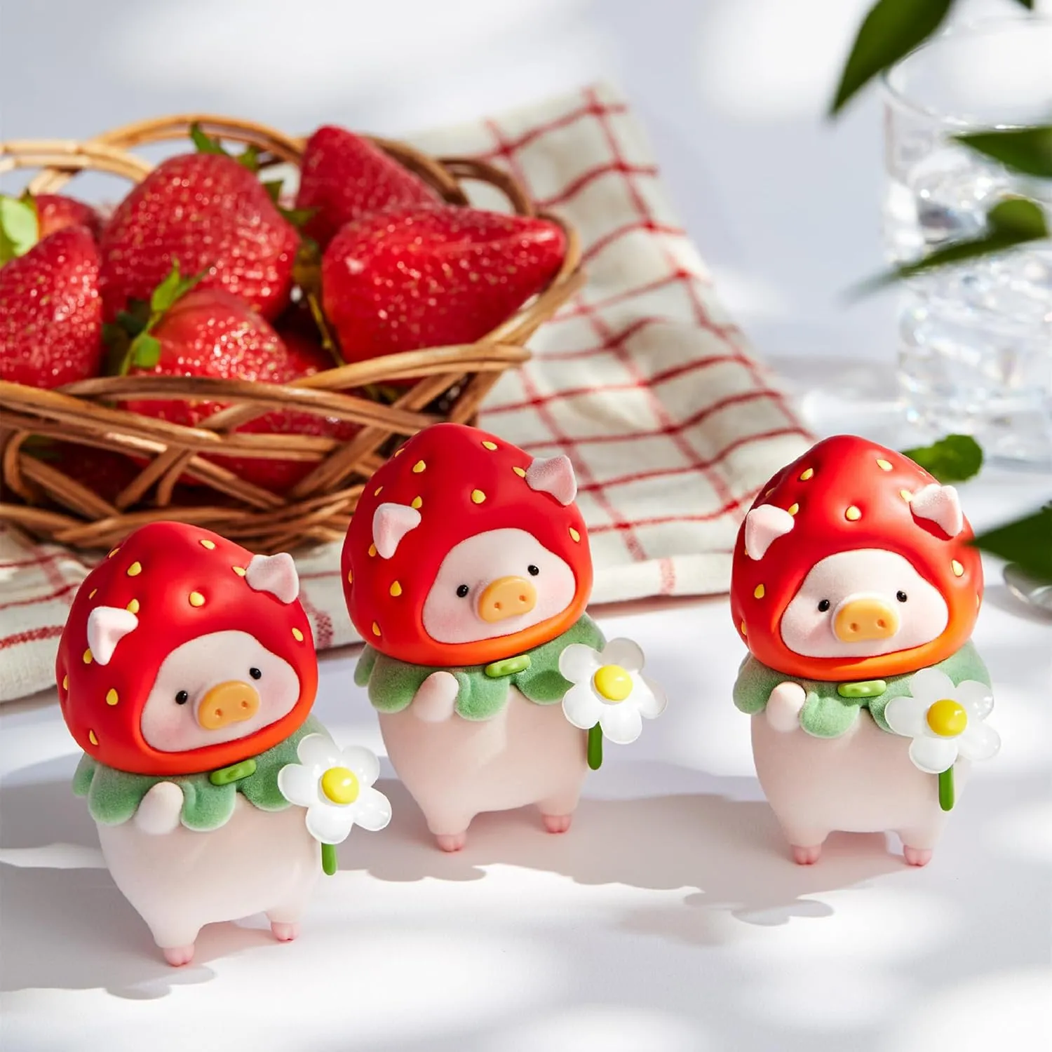 Hot Toys Cute Creative Gift Lulu The Piggy Fruit Series Blind Box Limited Figures Strawberry Pig Figurine Popular Collectible Art polygon him sensationalism delegate uniquely Toy 