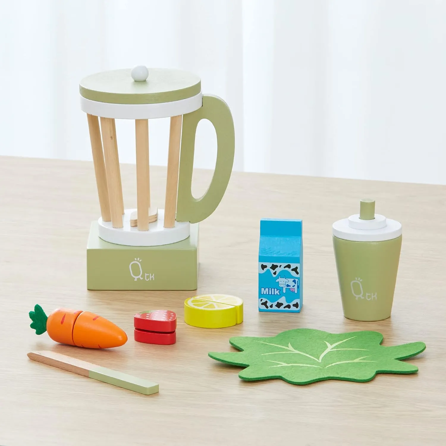 Kids Little Chef Frankfurt 13-pc. Wooden Play Kitchen Blender Accessory Set silicon with Pretend Ingredients$ Natural/Green Teamson 